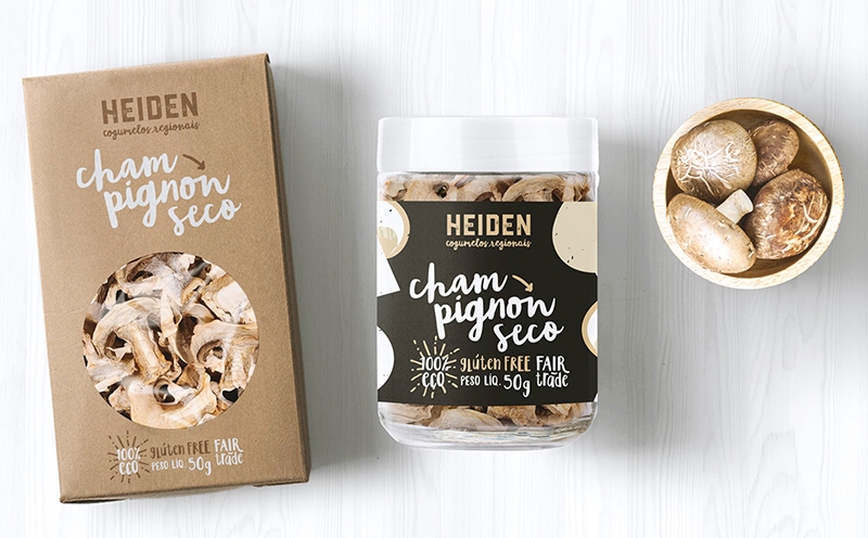 農產品干貨干蘑菇包裝設計，采用環(huán)保的紙盒、布袋和可降解塑料作為包裝材料