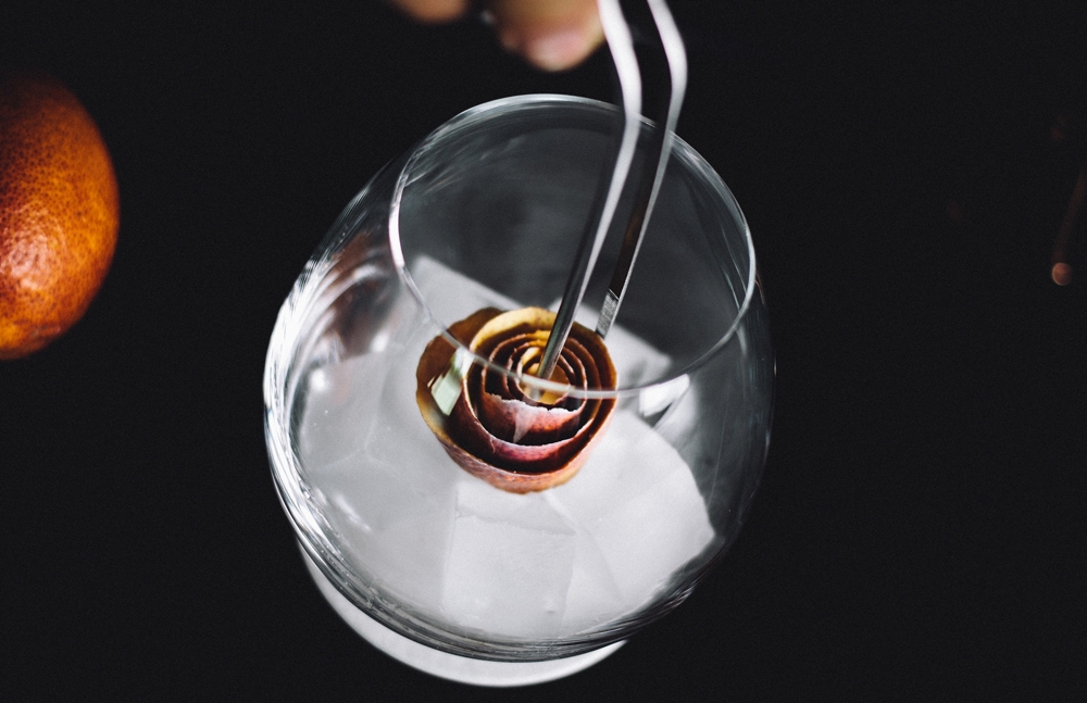 神奇松子酒瓶型包裝設(shè)計(jì)，全新視覺(jué)體驗(yàn)