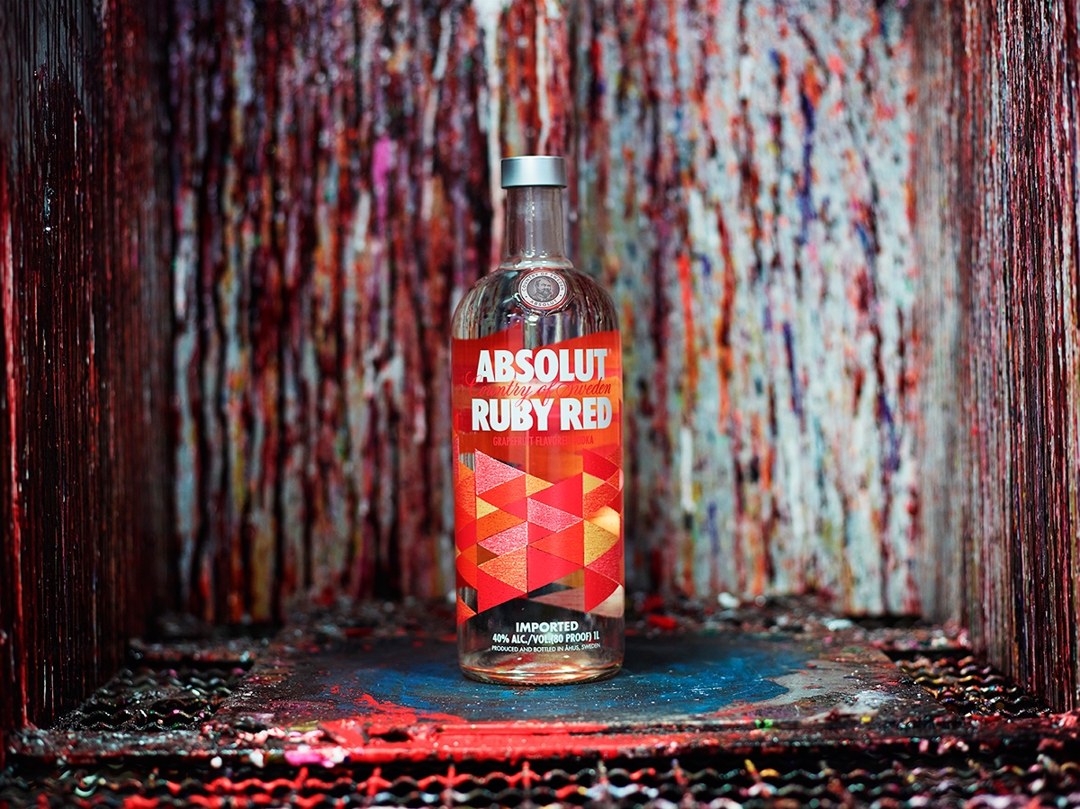 脫離于定向思維的絕對伏特加酒水品牌包裝設(shè)計(jì)