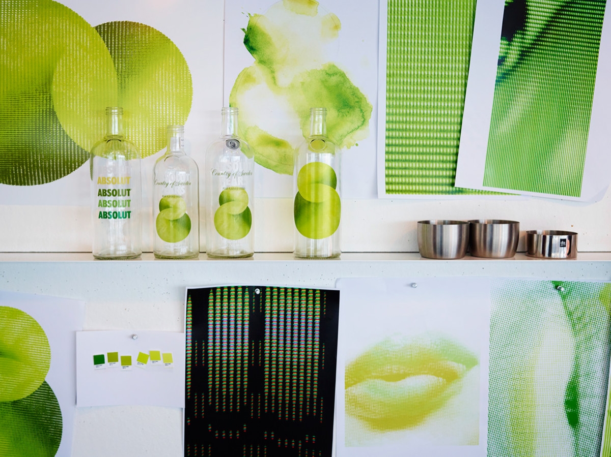 脫離于定向思維的絕對伏特加酒水品牌包裝設(shè)計(jì)