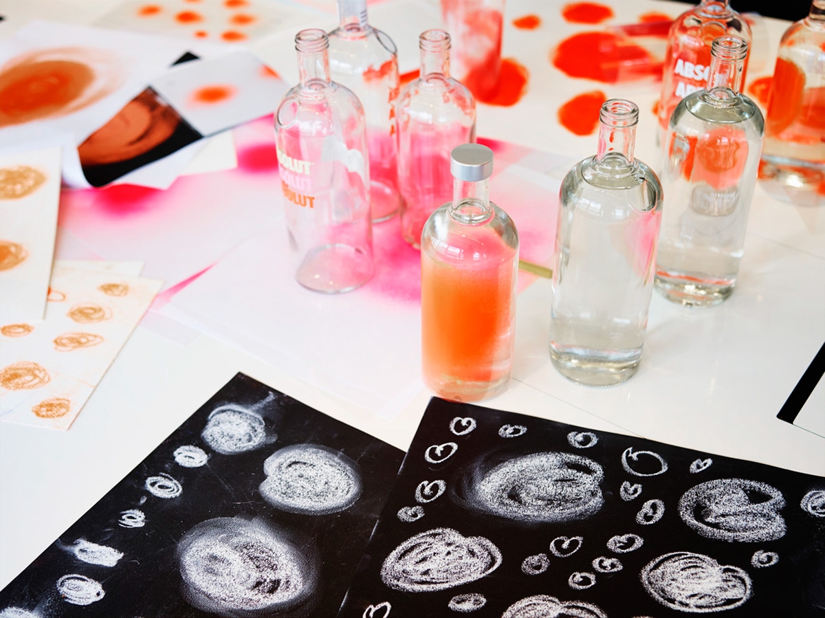 脫離于定向思維的絕對伏特加酒水品牌包裝設(shè)計(jì)