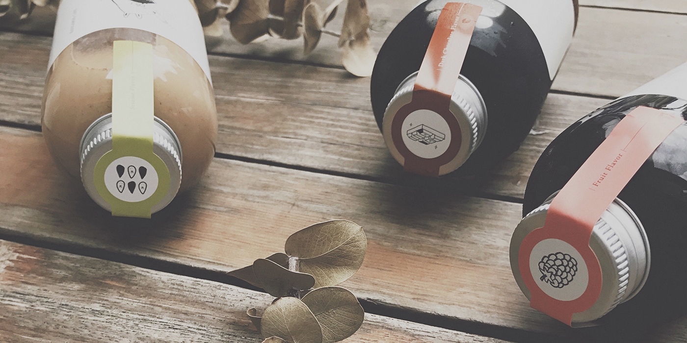 黑巧克力、水果風味、芝麻歐蕾三種不同的咖啡包裝設計