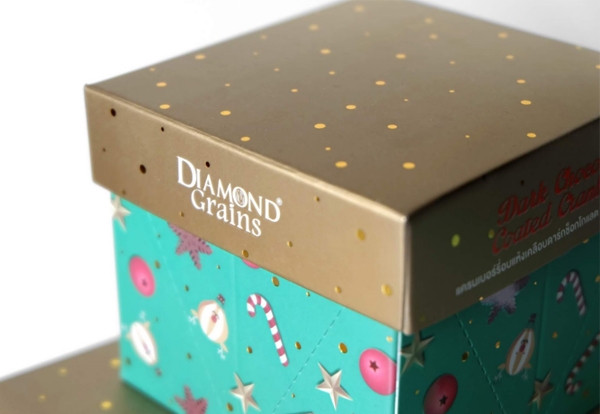 巧克力盒化身圣誕樹！包裝結構創意為顧客帶來的驚喜體驗